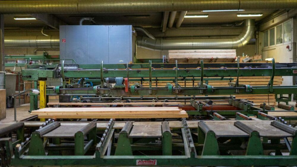 hbv-Maschinenhalle - HBV Holz- und Baustoff- Vertrieb GmbH & Co. KG