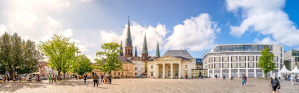 Schlossplatz, Oldenburg, Deutschland - expertum GmbH