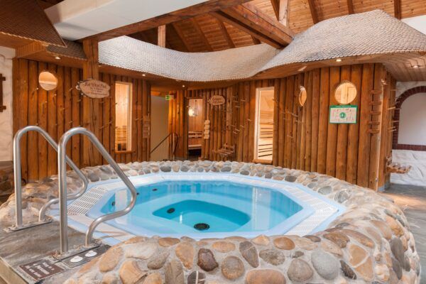 Saunen und Whirlpool - Upstalsboom Landhotel Friesland