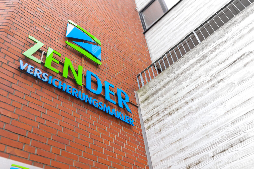 421A4473 - Zender Versicherungsmakler GmbH & Co. KG