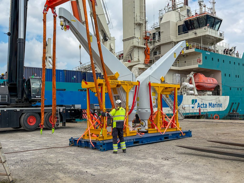 Offshoreversorgung_JadeDienst_Wilhelmshaven_Quelle_Seaports1-1024×768